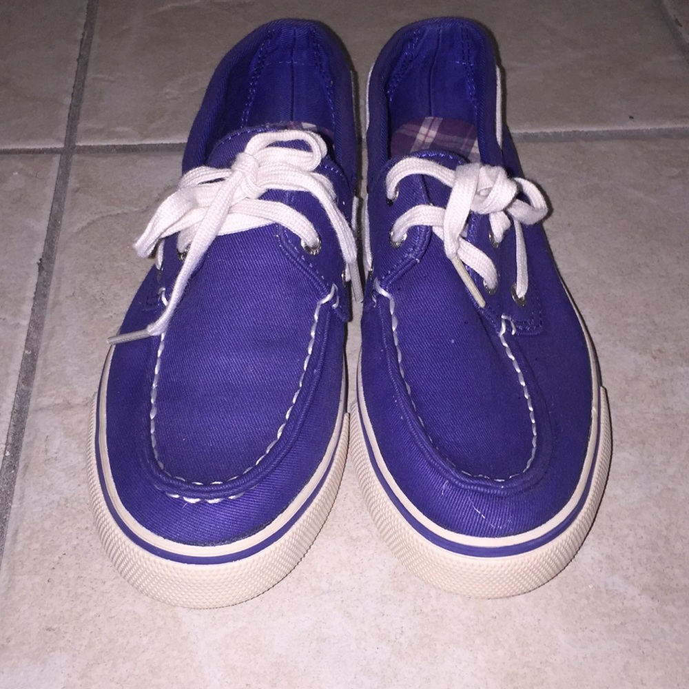 Worn once, blue Sperry in women’s size 5.5